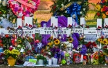 Un mémorial dédié aux victimes de la tuerie d'Uvalde, au Texas, le 28 mai 2022