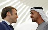 Photo d'archive du président français Emmanuel Macron (G) et son homologue émirati Mohammed ben Zayed al-Nahyane à Dubaï, le 3 décembre 2021
