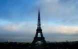 Vue sur la tour Eiffel à Paris, le 2 janvier 2017
