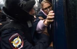 Interpellation de l'opposante Lioubov Sobol lors d'une manifestation interdite à Moscou le 3 août 2019