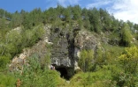 Entrée d'une grotte où des traces de l'homme de Denisova ont été retrouvées, photo fournie le 23 juin 2021