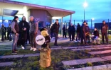 Des gardiens de prison manifestent devant la prison d'Alençon/Condé-sur-Sarthe, mercredi 6 mars 2019