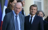 Le neuropsychiatre Boris Cyrulnik (G) a côté du président Emmanuel Macron au Palais de l'Elysée à Paris, le 19 septembre 2019, à l'occasion du lancement de la commission sur les "1.000 premiers jours de l'enfant"
