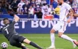 L'attaquant Olivier Giroud marque face à la Bulgarie, lors de la victoire de la France, 3-0 en match amical, le 8 juin 2021 au Stade de France à Saint-Denis, en guise de préparation pour l'Euro-2020