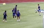 Jeudi 3 juin 2010: Entraînement à huis clos de l'équipe de France sur le stade de Petite-Ile