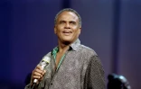 Le chanteur Harry Belafonte, sur scène le 24 septembre 1988 à Paris
