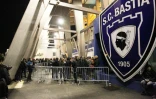 Des supporters à l'entrée du stade Armand-Cesari de Bastia le 1er avril 2017