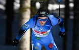 Le Français Antonin Guigonnat, lors de l'épreuve du relais mixte simple aux Championnats du monde de biathlon, le 18 février 2021 à Pokljuka (Slovénie)
