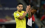 L'attaquant colombien Falcao applaudit la qualification de l'Angleterre en quarts de finale du Mondial le 3 juillet 2018