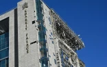 Un hôtel de Kharkiv, dans l'est de l'Ukraine, endommagé par un missile russe dans la nuit du 30 au 31 décembre 2023