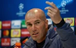 Zinedine Zidane, l'entraîneur du Real Madrid, lors d'une conférence de presse à la veille du match contre l'Atletico Madrid, le 1er mai 2017 à Madrid