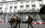 Des militaires belges dans les rues de Bruxelles après le démantèlement d'une cellule terroriste le 18 juin 2016