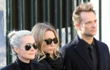 Laeticia Hallyday,  Laura Smet (C) et David Hallyday  lors des funérailles de Johnny à Paris, le 9 décembre 2017