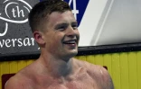 Le Britannique Adam Peaty se réjouit de son nouveau record du monde en série du 50 m brasse à Budapest, le 25 juillet 2017