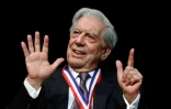 Mario Vargas Llosa reçoit le Living Legend Award à la Bibliothèque du Congrès de Washington le 11 avril 2016