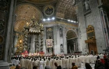 Le pape Léon XIV célèbre la messe de Noël le 24 décembre 2025 dans la basilique Saint-Pierre au Vatican