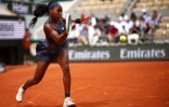 L'Américaine Coco Gauff, N.2 mondiale, en huitièmes de finale de Roland-Garros contre la Russe Ekaterina Alexandrova le 2 juin 2025 à Paris