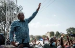 Le président kényan Uhuru Kenyatta après l'inauguration de l'hôpital Kibra Level 3 dans le bidonville de Kibera à Nairobi, le 29 septembre 2021