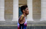 Le Sud-Coréen Kim Hwang-tae participe à l'épreuve de para-triathlon de Paris, le 19 août 2023
