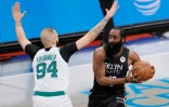 James Harden, le plus en vu du "Big3" des Brooklyn Nets face au Français des Celtics Evan Fournier, le 1er juin 2021 à New York