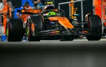 Le pilote britannique Lando Norris (McLaren) lors de la séance de qualifications du Grand Prix d'Abou Dhabi de Formule 1 sur le circuit de Yas Marina le 6 décembre 2025.
