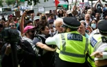 Heurts entre policiers et manifestants lors d'un rassemblement en soutien au groupe pro-palestinien Palestine Action, alors que le gouvernement britannique devrait annoncer l'interdiction du groupe, le 23 juin 2025 à Londres 