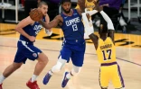 Paul George des LA Clippers, ballon en main, lors de la victoire chez les Los Angeles Lakers en ouverture de la saison NBA le 22 décembre 2020
