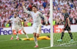 La joie de l'attaquant espagnol Alvaro Morata après avoir marqué le 4e but face à la Croatie, lors des prolongations du 8e de finale à l'Euro 2020, le 28 juin 2021 à Copenhague