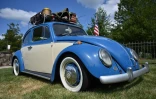 Une Volkswagen Beetle de 1964, exposée au Bethel Woods Center for the Arts, le 15 août 2019. Il y a 50 ans, ce véhicule avait fait la route vers le festival   