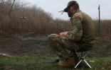 Un opérateur de drones FPV (pilotage en immersion) de l'armée ukrainienne s'entraînent près de la ligne de front, dans la région de Donetsk, le 16 novembre 2023