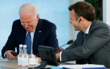 Les présidents américain Joe Biden (g) et français Emmanuel Macron lors du G7 à Carbis Bay (Royaume-Uni), le 13 juin 2021