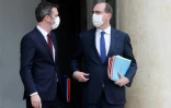 Le Premier ministre Jean Castex et le ministre de la Santé Olivier Véran sur le palier de l'Elysée, le 10 mars 2021, après le conseil des ministres
