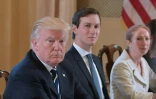 Le président américain Donald Trump et Jared Kushner (c), son gendre et proche conseiller, le 24 mai 2017 lors d'une réunion à Rome