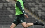 La star de l'AC Milan, le Suédois Zlatan Ibrahimovic, à l'entraînement avec le club suédois du Hammarby IF le 17 avril 2020 à la Tele 2 Arena à Stockholm