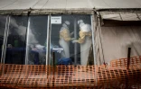 Des personnels médicaux dans un centre de lutte contre Ebola, le 9 mars 2019 à Butembo, dans l'est de la RDC