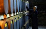 Des fûts de whisky entreposés à la distillerie de Auchentoshan, près de Glasgow, le 28 février 2018