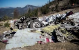 Photo diffusée, le 13 avril 2015, par le ministère français de l'Intérieur montrant des débris prélevés sur le site du crash de l'Airbus A320 de la Germanwings au Col de Mariaud, au Vernet, dans les Alpes-de-Haute-Provence