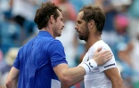 Le Français Richard Gasquet (d) se qualifie pour le 2e tour du Masters 1000 de Cincinnati en battant le Britannique Andy Murray le 12 août 2019