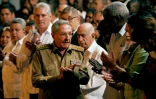 Le président cubain Raul Castro (c), le 7 novembre 2017 à La Havane