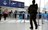 Un militaire le 20 juillet juillet 2016 à l'aéroport de Roissy