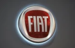 Le constructeur automobile Fiat Chrysler (FCA) va fournir une centaine de véhicules au géant internet américain Alphabet, maison mère de Google, afin de permettre à ce dernier d'étendre ses tests de voitures autonomes sans chauffeur