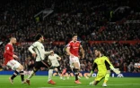 Le milieu de terrain égyptien de Liverpool, Mohamed Salah, marque le 5e but face à Manchester United, lors de la 9e journée de Premier League, le 24 octobre 2021 au Stade d'Old Trafford