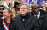 La présidente du groupe LFI à l'Assemblée Mathilde Panot (g), le candidat LFI à la présidentielle Jean-Luc Mélenchon (c) et le maire LFI de Saint-Denis, en Seine-Saint-Denis, Bally Bagayoko manifestent à Paris contre la vie chère, le 17 octobre 2026
