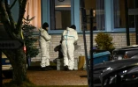 Des membres de la police scientifique sur les lieux d'une fusillade dans un centre d'enseignement pour adultes à Orebro, le 4 février 2025 en Suède 