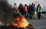 Blocage de la raffinerie Total avec des pneux enflammés le 17 mai 2016 à Donges