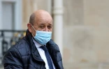 Le ministre français des Affaires étrangères Jean-Yves Le Drian à la sortie de l'Elysée, le 26 janvier 2022 à Paris