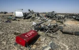 Des débris de l'avion A321 sur le site du Wadi al-Zolomat dans la péninsule du Sinaï le 1er novembre 2015