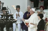 Le pape François et des dignitaires du monde entier lors de la cérémonie de clôture des 30èmes rencontres interreligieuses pour la paix à Assise, en Italie, le 20 septembre 2016