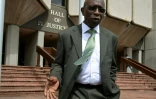 L'ancien vice-président de la Fifa, Jack Warner, à sa sortie du Palais de Justice de Port-d'Espagne, à Trinidad, le 4 décembre 2015