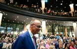 Le chef de la CDU et chancelier désigné Friedrich Merz arrive pour la signature d'un accord de coalition entre la CDU, l'Union chrétienne-sociale (CSU) et le Parti social-démocrate (SPD) pour former le nouveau gouvernement du pays, le 5 mai 2025 à Berlin
